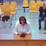 Vicenta Torregrosa, exsuegra del "yonki del dinero", y tras ella, su marido Mariano López, Alfonso Rus, y su exyerno, Marcos Benavent