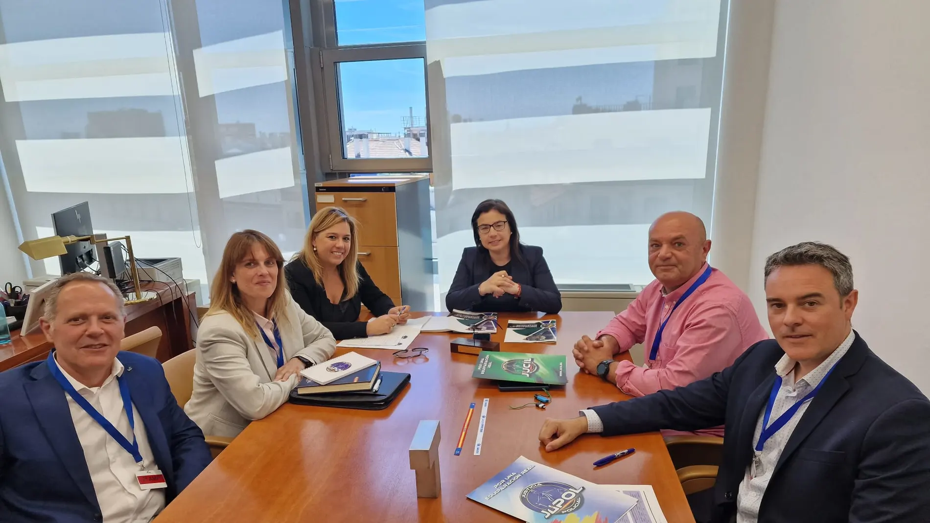 La secretaria de Interior del PP, Ana Vázquez, se reúne con los representantes de Jusapol, Jupol y Jucil
