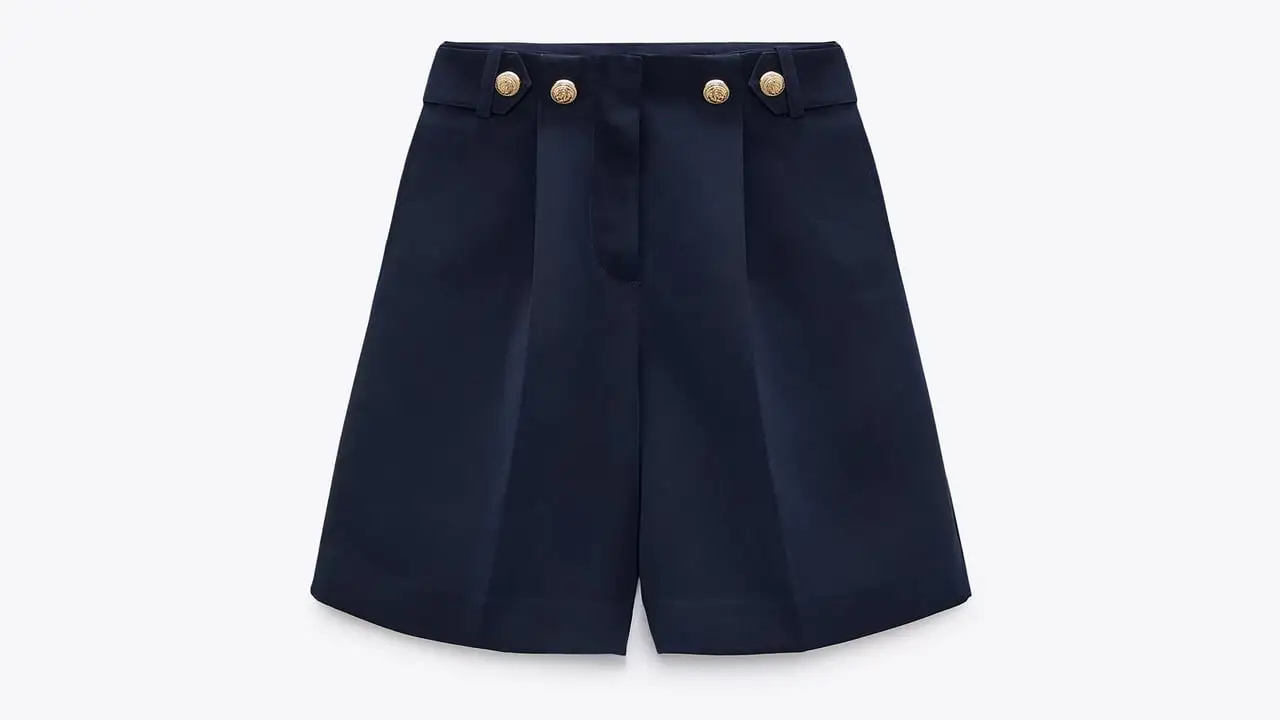 Bermudas botones dorados