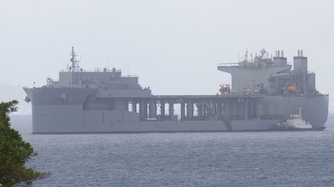 Casco militar - operación marítima