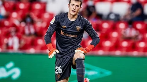 Amenazan desde la Premier la continuidad de Julen Agirrezabala en el Athletic