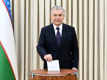 Shavkat Mirziyoyev consolida su poder en Uzbekistán