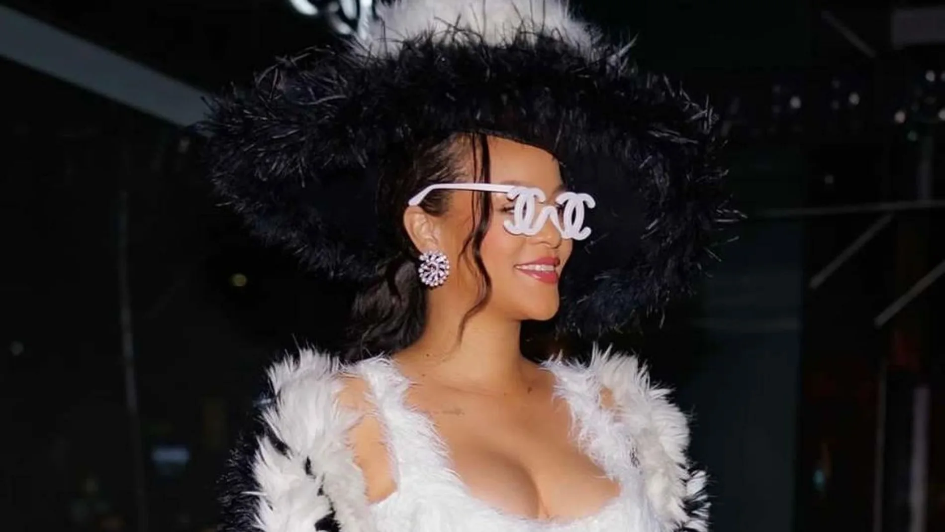 El lookazo de Rihanna horas antes de la Met Gala 2023.