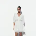 20 vestidos blancos que no te quitarás hasta que llegue el otoño (ya sea con zapatillas o alpargatas de cuña) 