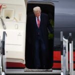 Donald Trump aterriza en Aberdeen en su avión privado Boeing 757 