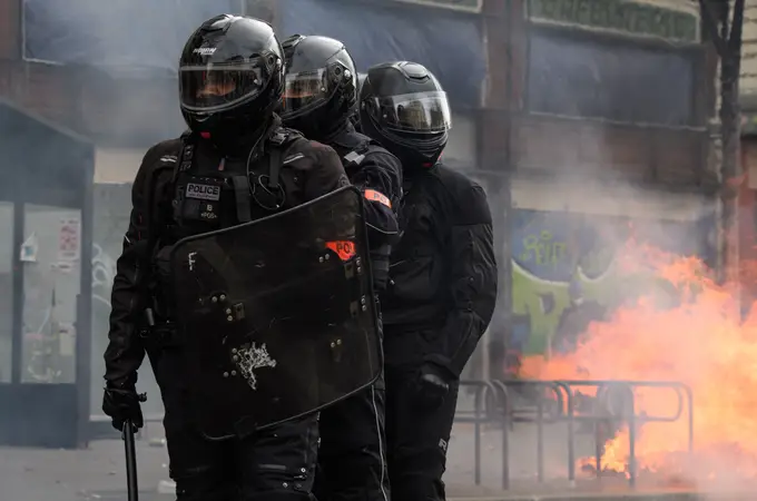 La violencia descontrolada del 1 de mayo provoca una tormenta política en Francia 