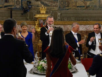 El Rey apela a «la hermandad y concordia» entre España y Colombia ante Petro 