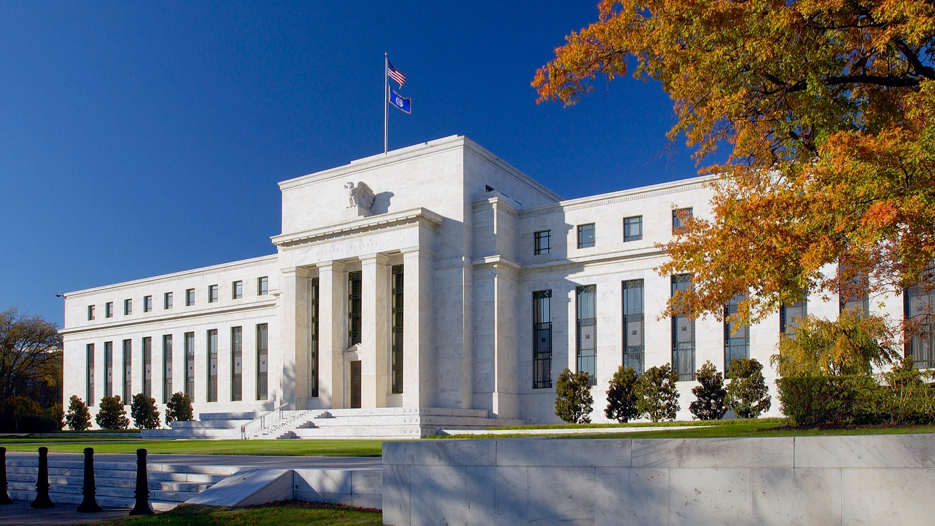 Economía/Finanzas.- Los créditos de emergencia de la Reserva Federal a los bancos caen tras la compra del First Republic