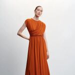 5 vestidos por menos de 50 euros con los que crear un look de invitada elegante y sencillo