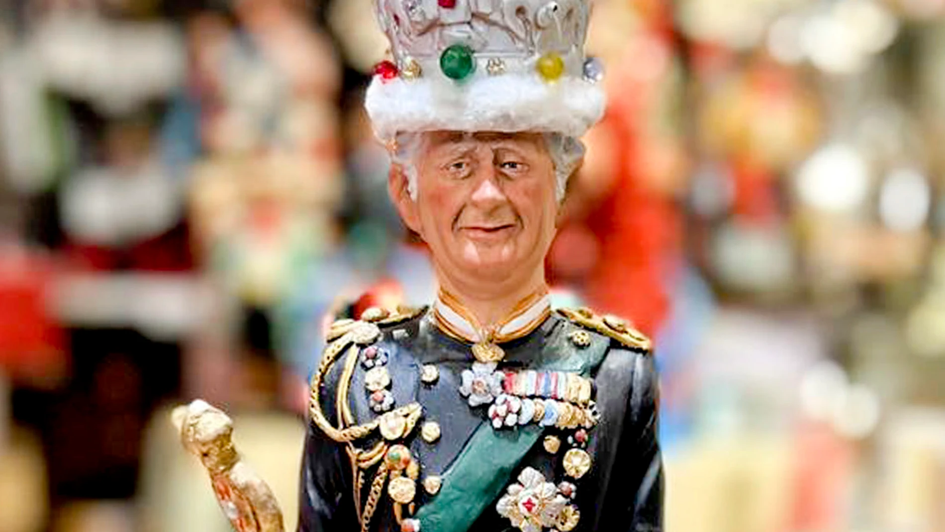 Naples (Italy), 05/05/2023.- A terracotta figurine of British King Charles III with a crown, created by Genny Di Virgilio, craftsman of the crib of San Gregorio Armenio in Naples, Italy, 05 May 2023. (Italia, Reino Unido, Nápoles) EFE/EPA/ANSA 