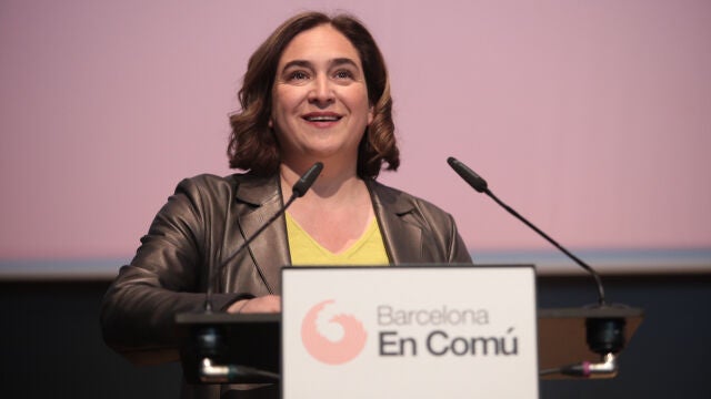 Colau reivindica a BComú como "garantía de que el PSC tire más hacia la izquierda"