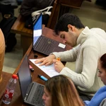 Estudiantes universitarios en la facultad de Derecho de la Universidad Complutense de Madrid.