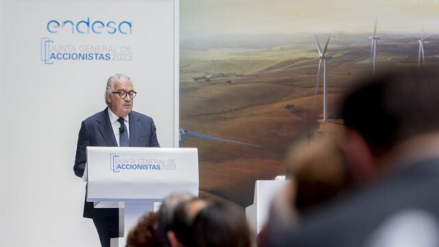 El consejero delegado de Endesa, José Damián Bogas, interviene durante la Junta General de Accionistas 2023 de Endesa, en la sede de Endesa, a 28 de abril de 2023, en Madrid (España).