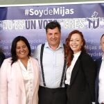 En el centro, Marco Musumeci, fundador de #SoydeMijas; a la izquierda, José Antonio Torresano Mesa, candidato a la Alcaldía