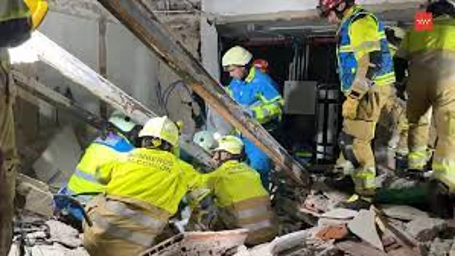 Dos trabajadores heridos en el derrumbe del techo de un edificio en Alcorcón