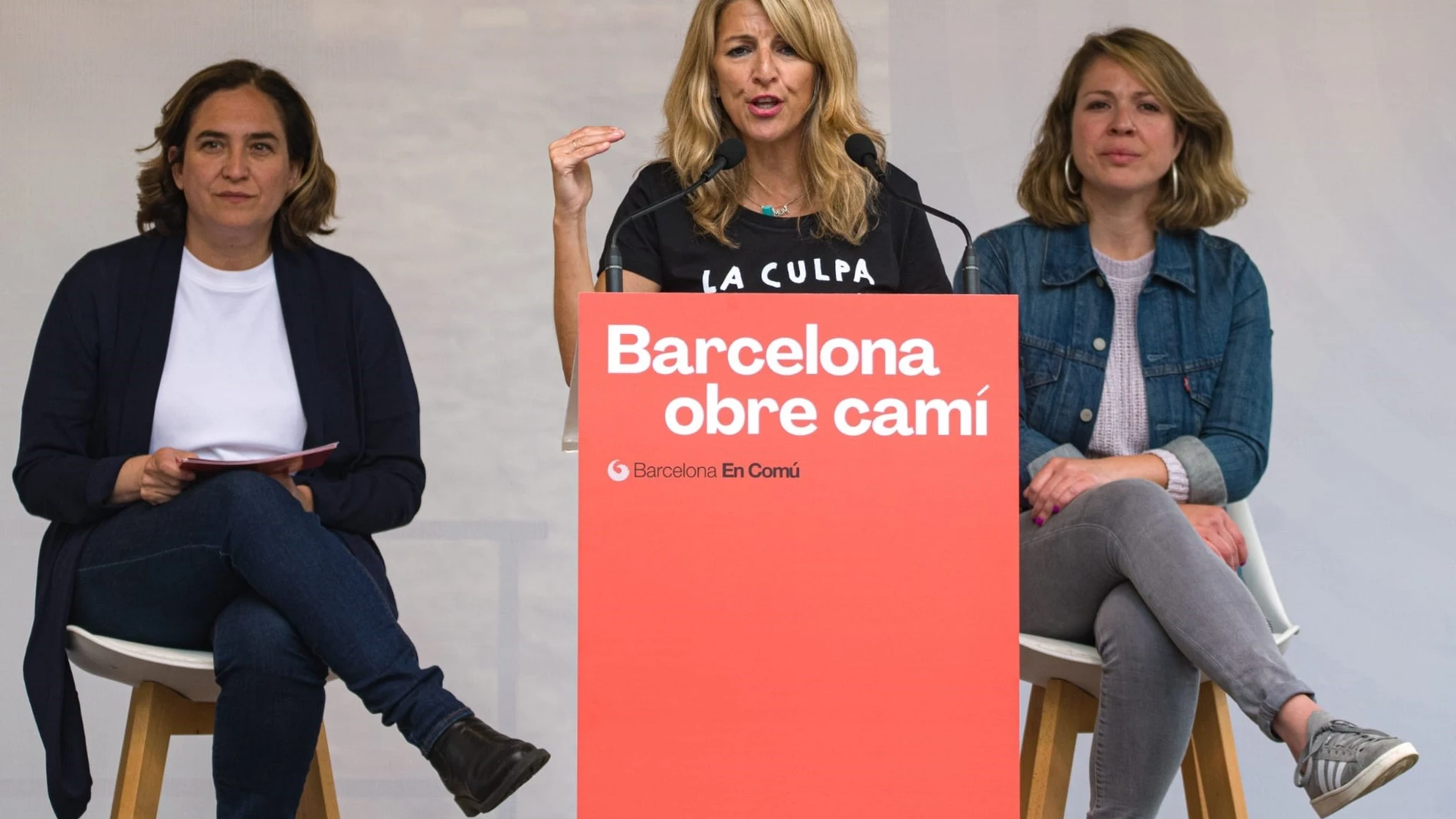 La vicepresidenta segunda, Yolanda Díaz, intervniene en un acto de campaña electoral del 28M para apoyar a la alcaldesa de Barcelona, Ada Colau. LORENA SOPENA - EUROPA PRESS 13/05/2023