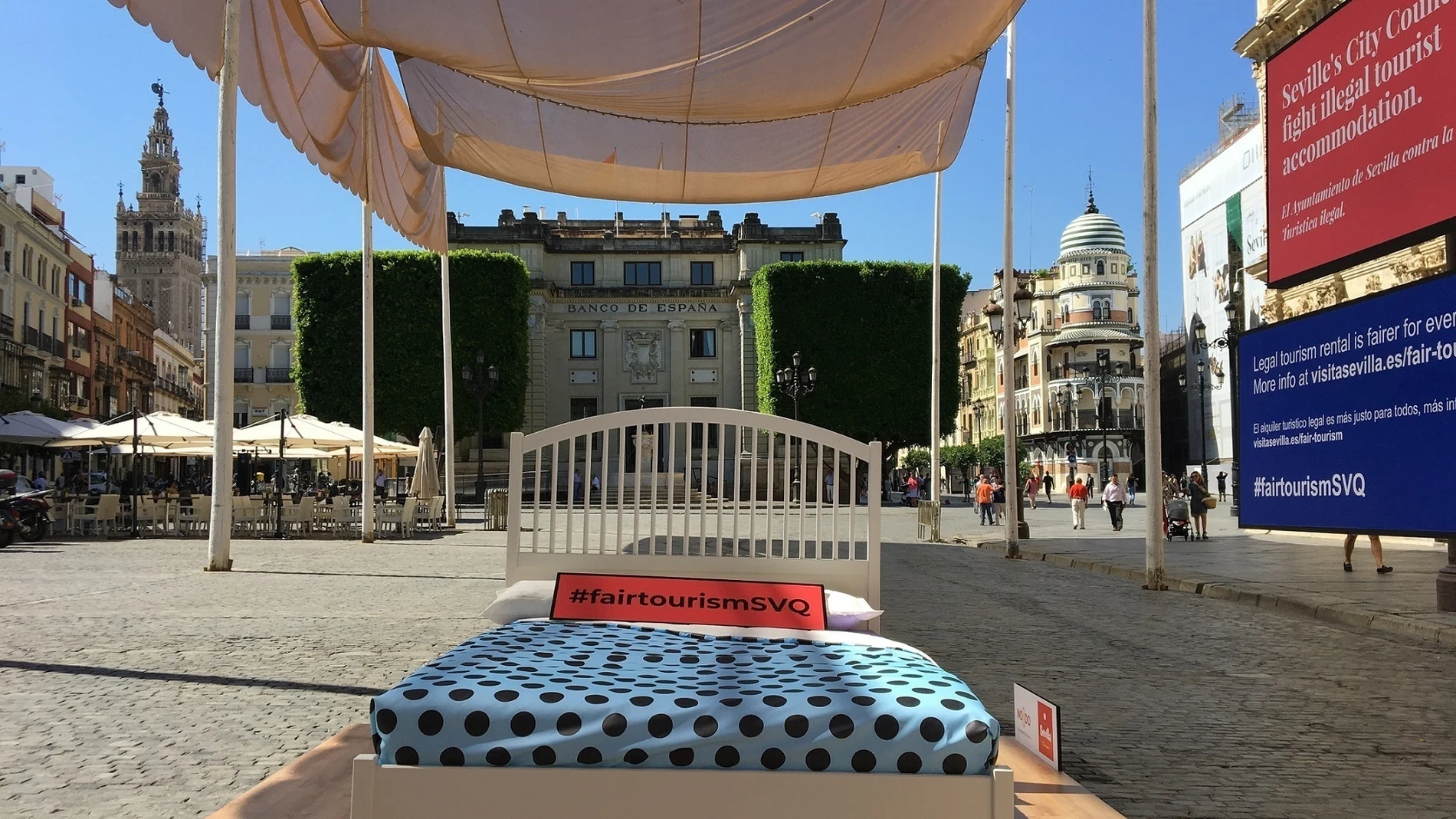 Campaña en Sevilla de la Asociación de Viviendas Turísticas contra la oferta ilegal