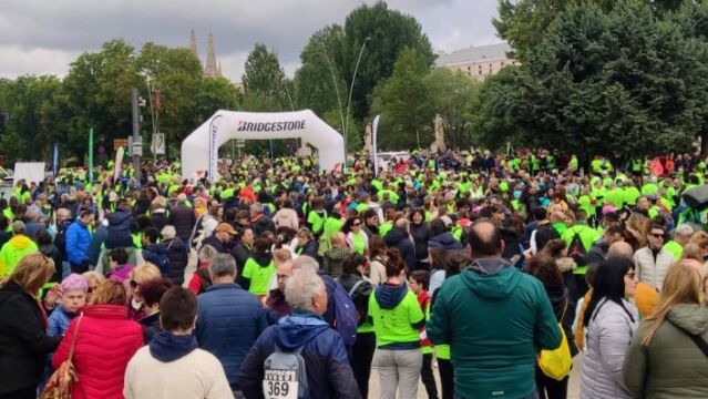 Más de 5.000 personas han participado en la II Marcha contra el Cáncer de Burgos