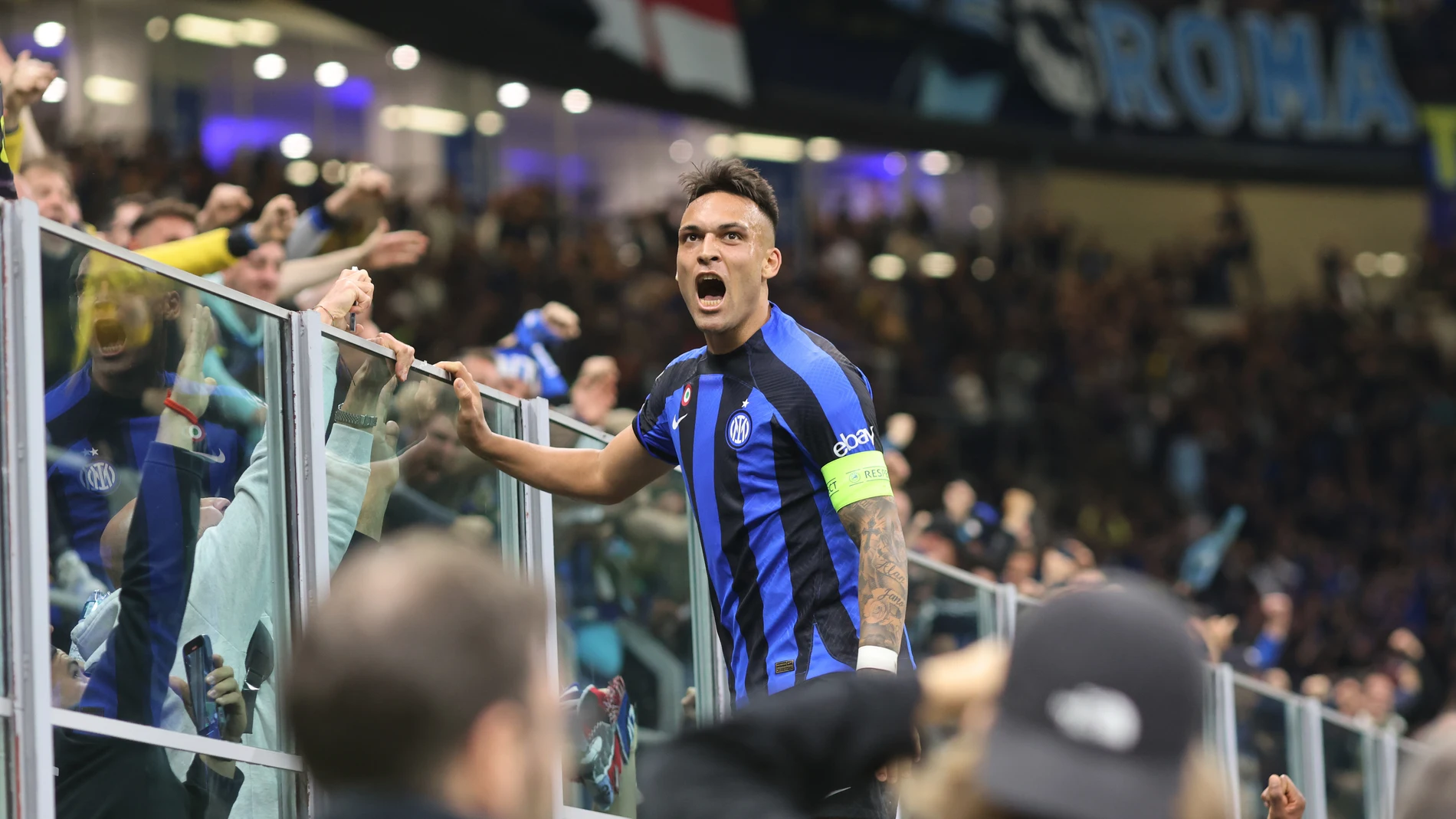 16 May 2023, Italy, Milan: Inter Milan's Lautaro Martinez celebrates scoring his side's first goal during the UEFA Champions League Semi-Final Second Leg, soccer match between Inter Milan vs AC Milan at Stadio Giuseppe Meazza. Photo: Oliver Weiken/dpa 16/05/2023 ONLY FOR USE IN SPAIN