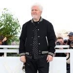 Cannes (France), 17/05/2023.- Spanish filmmaker Pedro Almodovar attends the photocall for 'Extrana forma de vida' (Strange Way of Life) during the 76th annual Cannes Film Festival, in Cannes, France, 17 May 2023. The festival runs from 16 to 27 May. (Cine, Francia) 