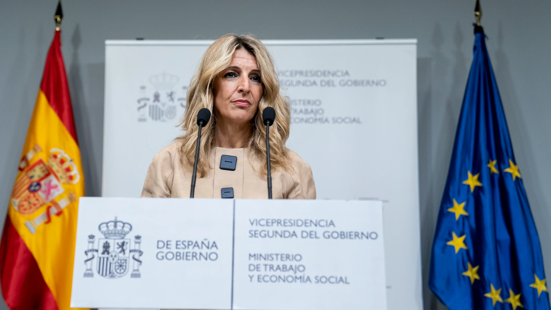 La vicepresidenta segunda del Gobierno y ministra de Trabajo y Economía Social, Yolanda Díaz, interviene durante una reunión con responsables de CC.OO., UGT y colectivos de empleadas de hogar, en la sede del Ministerio, a 17 de mayo de 2023, en Madrid (España). Durante la reunión, Díaz ha informado del proyecto normativo en materia de prevención de riesgos laborales en las empleadas de hogar y otros colectivos. 17 MAYO 2023;MADRID;YOLANDA DÍAZ;SINDICATOS;EMPLEADAS HOGAR A. Pérez Meca / Europa Press 17/05/2023