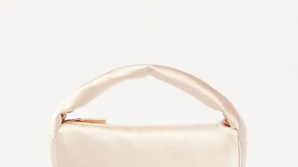 Bolso de mano con logotipo