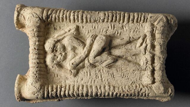 Besos eran los de antes, que quedan grabados en arcilla... desde hace 4.000 años