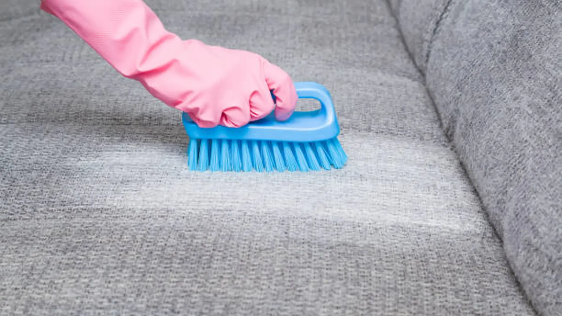 Cómo Limpiar un Sofá de Tela Antimanchas - Vaciados y Limpiezas