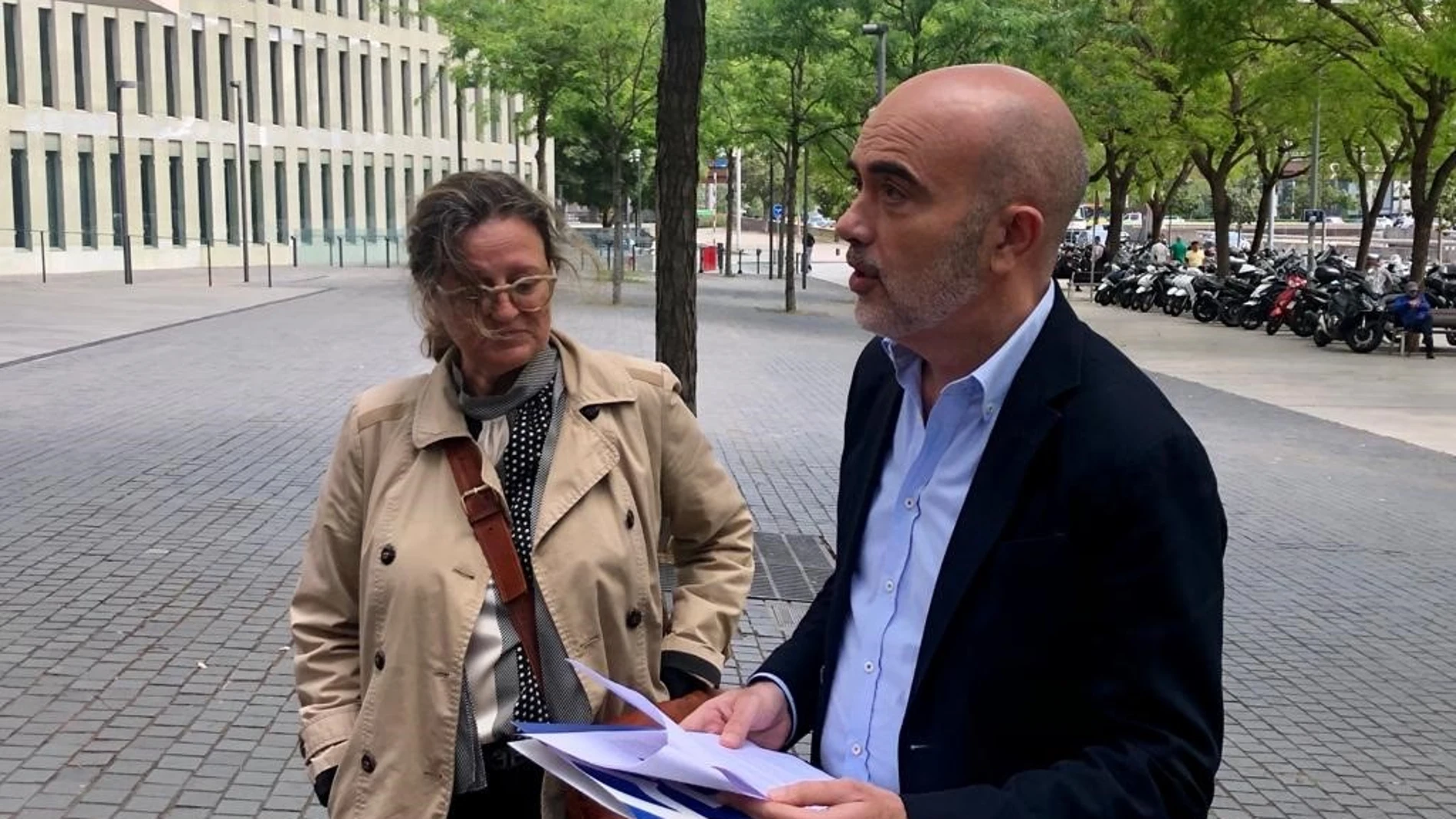 Daniel Sirera y Sonia Devesa (PP) en la Ciutat de la Justicia EUROPA PRESS 19/05/2023