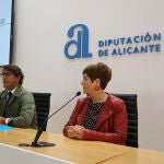 Juan de Dios Navarro y Elvira Cambrils hoy en la Diputación de Alicante.