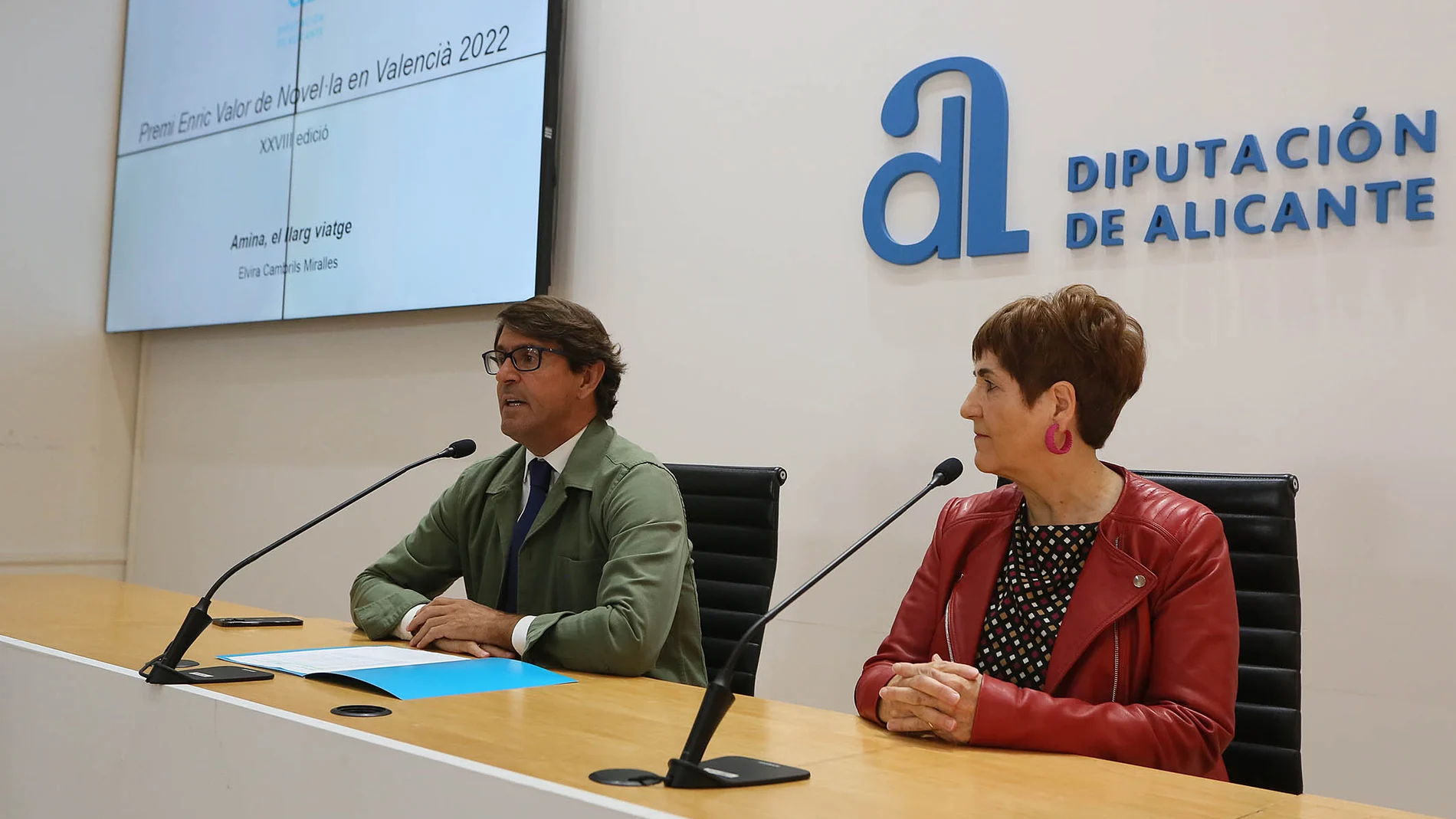 Juan de Dios Navarro y Elvira Cambrils hoy en la Diputación de Alicante.