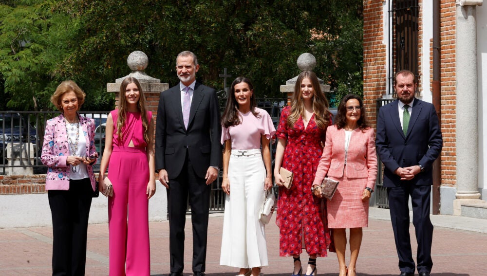 Paloma Rocasolano Lleva A Su Pareja, Marcus Brandler, A La Confirmación ...