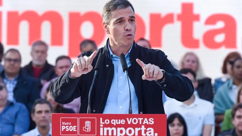 Sánchez participa en un acto del PSOE-Madrid ayer en Entrevías