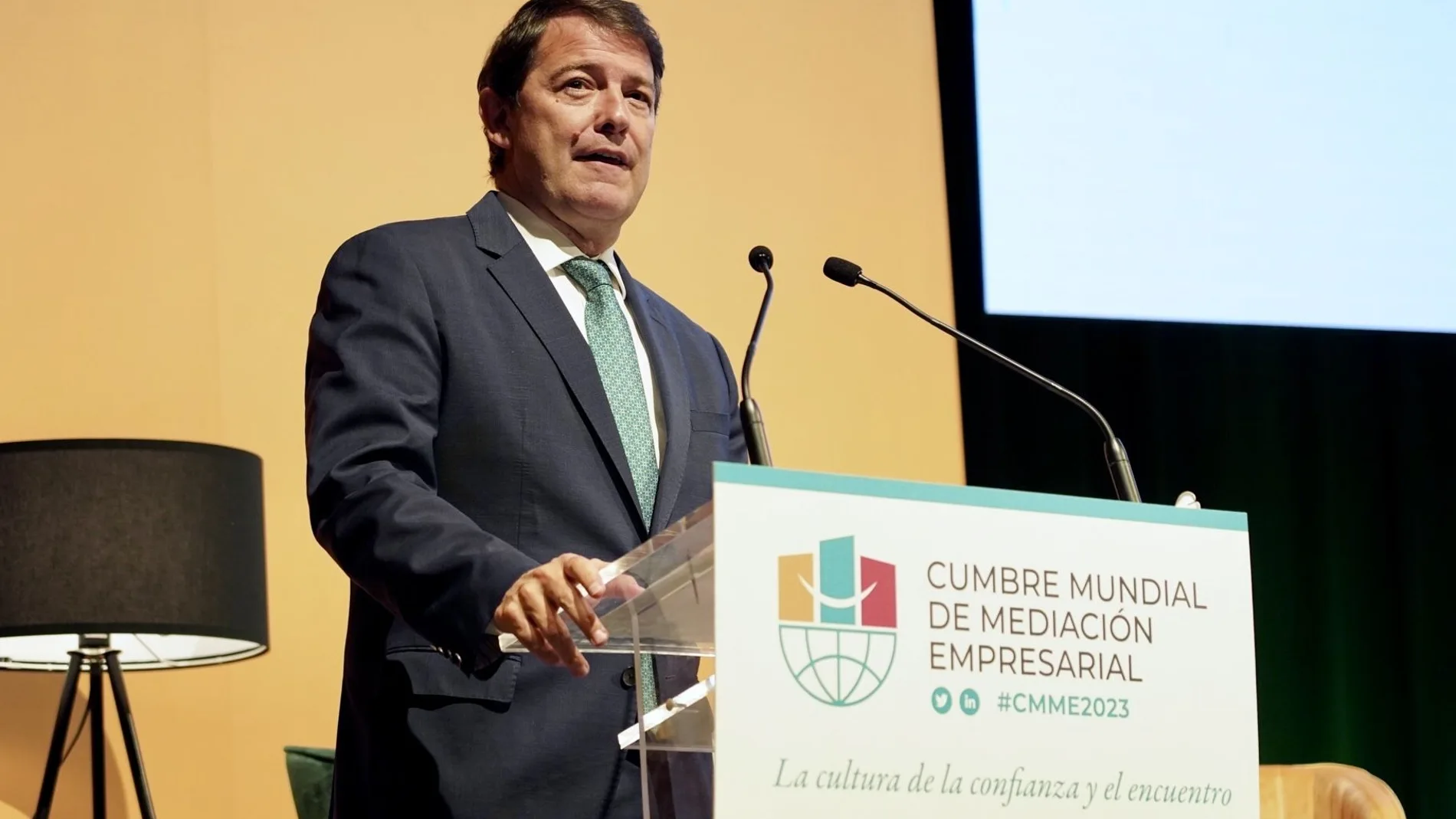 El presidente de la Junta, Alfonso Fernández Mañueco, participa en la I Cumbre Mundial de Mediación Empresarial
