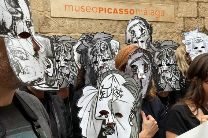 Apoyo masivo a la huelga de los trabajadores del museo Picasso de Málaga