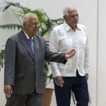 Josep Borrell y el viceprimer ministro cubano, Ricardo Cabrisas