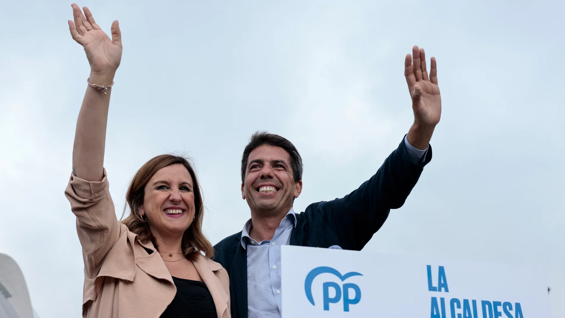 Carlos Mazón y María José Catalá, durante el cierre de campaña ayer en Valencia