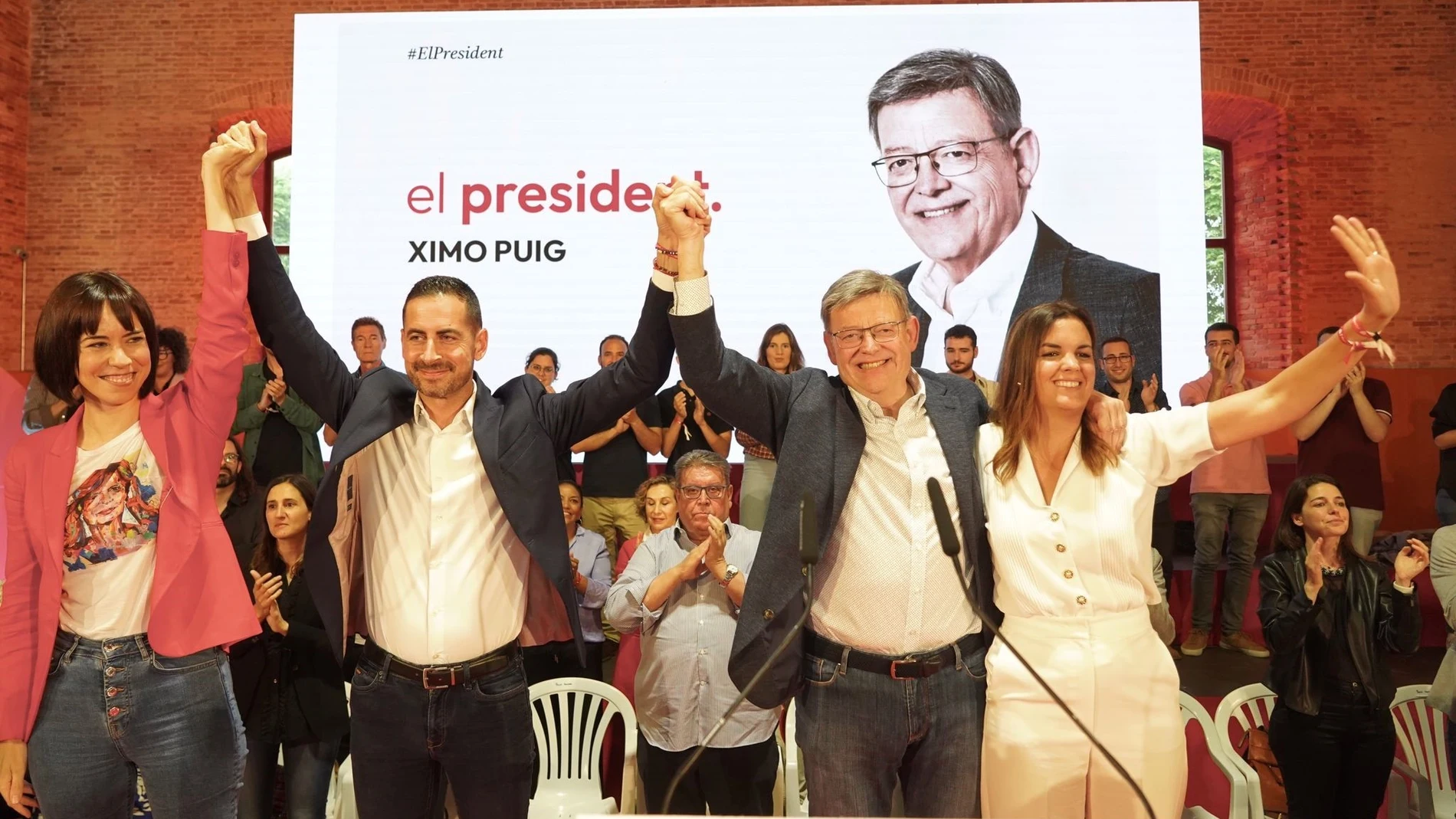 (I-D) Diana Morant, Carlos Fernández Bielsa, Ximo Puig y Sandra Gómez PSPV-PSOE 26/05/2023