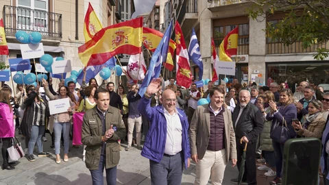 Mañueco en el acto final de Valladolid con Jesús Julio Carnero y Conrado Íscar