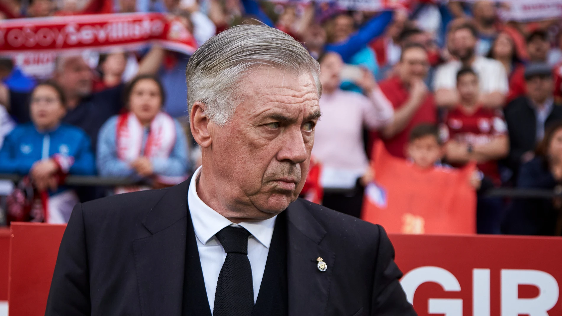 Carlo Ancelotti, head coach of Real Madrid, looks on during the spanish league, La Liga Santander, football match played between Sevilla FC and Real Madrid at Ramon Sanchez Pizjuan stadium on May 27, 2023, in Sevilla, Spain. Joaquin Corchero / Afp7 27/05/2023 ONLY FOR USE IN SPAIN