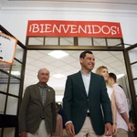 Juanma Moreno vota para las elecciones municipales