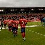 Salida el terreno de juego de los jugadores del Numancia ante el Cornellá