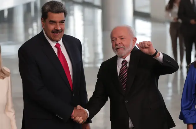 Lula recibe a Maduro en antesala de reunión con presidentes en Brasilia para promover una integración iberoamericana