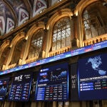 Economía/Bolsa.- El Ibex pierde los 9.200 puntos en la media sesión tras la convocatoria de elecciones anticipadas