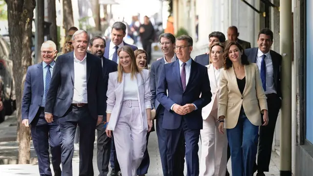 Feijóo proclama su candidatura a la presidencia del Gobierno para "unir a los españoles" y que España deje de perder