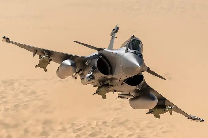El Gobierno francés quiere convertir el Rafale F5 en una caza de sexta generación, sin renunciar al FCAS