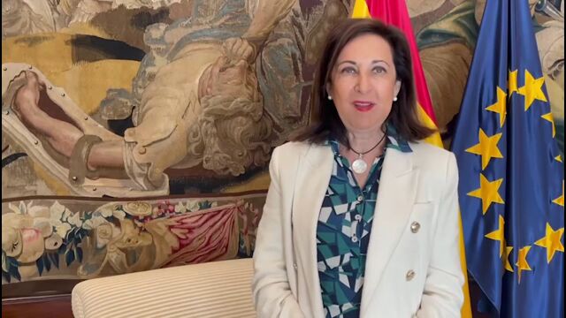La ministra de Defensa felicita a las Fuerzas Armadas 