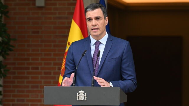 Declaración institucional ofrecida por el presidente del Gobierno, Pedro Sánchez, desde el Palacio de la Moncloa.