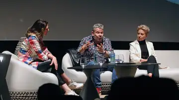 María Ritter, Alberto Chicote y Susi Díaz en el debate de hoy en Alicante.