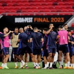 UEFA Europa League Final - MD-1 training and press conference